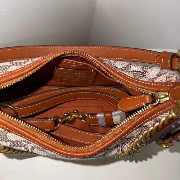 Juliet Shoulder Bag 25
In Signature Textile Jacquard - Picture 2 of 10